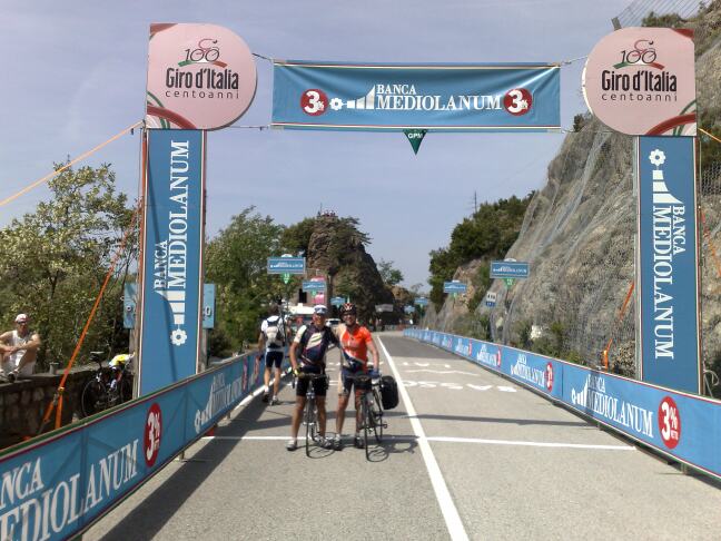 Arie en Mark op de Passo del Bracco (1e klim tijdrit)